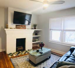 Charming home with hot tub and pet friendly! - Image 3