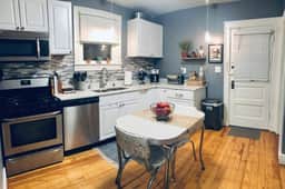 Charming home with hot tub and pet friendly! - Image 5