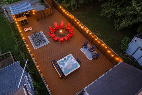 The Single Barrel | Deck, Fire Pit, Hot Tub, Games - Image 1