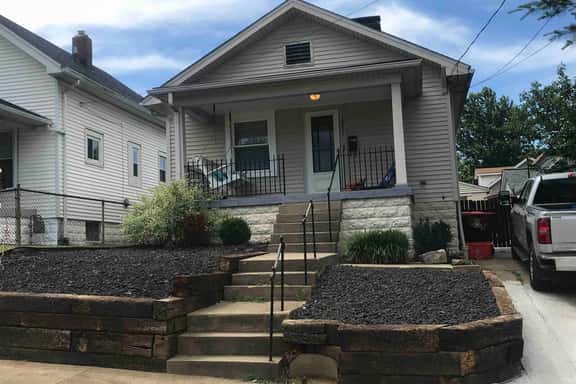 Charming home with hot tub and pet friendly! - Image 1