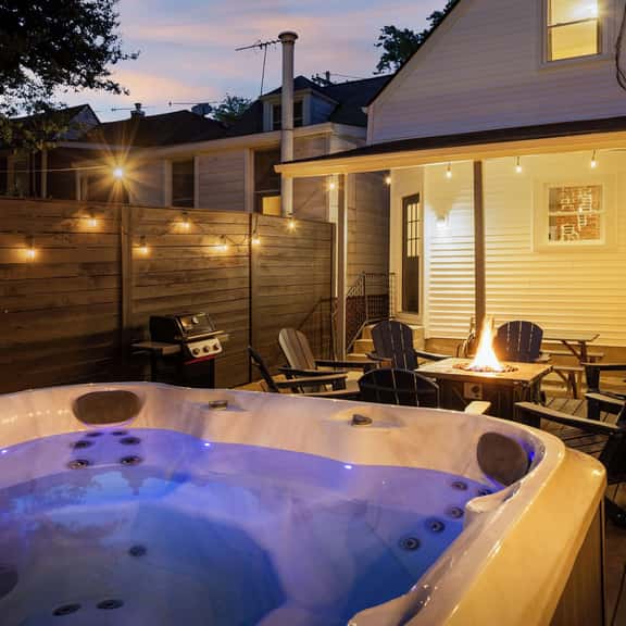 The Paper Plane | Hot Tub • Fire Pit • Grill - Image 1