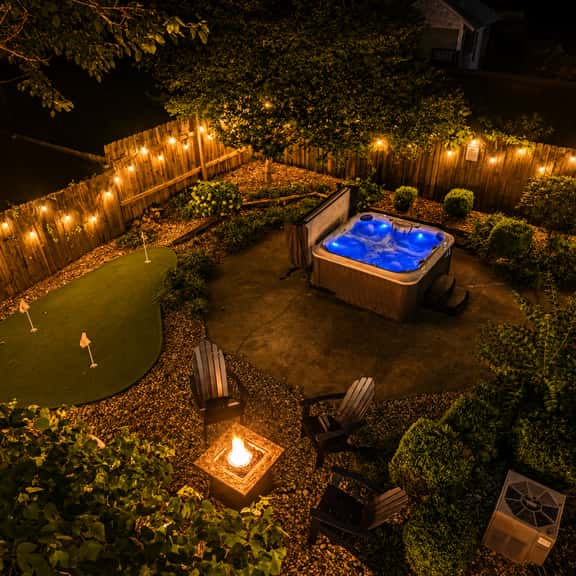 The Long Shot ~ Mini Golf, Hot Tub, Fire Pit, BBQ - Image 1