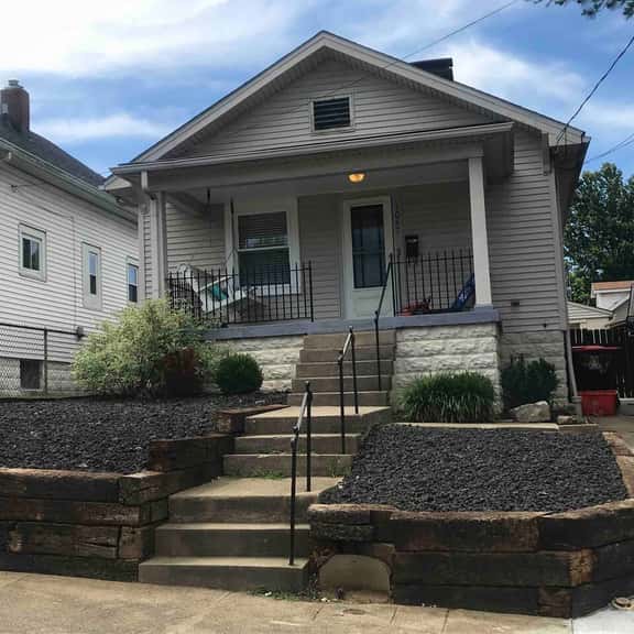 Charming home with hot tub and pet friendly! - Image 1