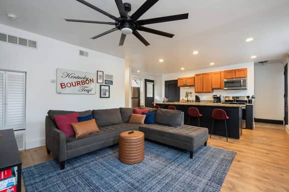 Stable #4 ~Walkable, Fire Pits, BBQ, Mini Golf - Image 4