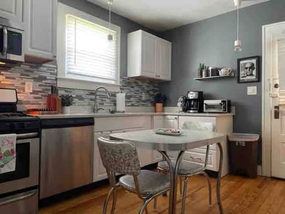 Charming home with hot tub and pet friendly! - Image 4